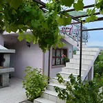 Resting House Oaza *