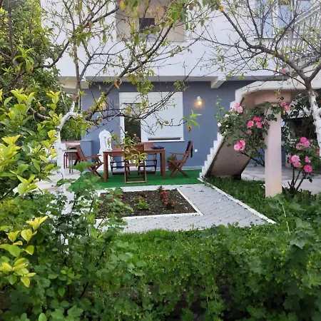 Resting House Oaza *